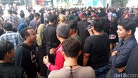 Seperti terlihat di perkantoran di kawsan Tendean, Jakarta, Selasa (23/1).
