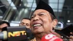 Usai Diperiksa KPK, Wali Kota Mojokerto Tertawa