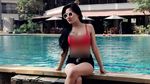 Bikin Lambe Turah Diomelin, Nih Si Seksi yang Lengket-lengket sama Gading