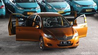 Mobil bermuka dua merupakan gabungan dari dua mobil. Foto: Dadan Kuswaraharja