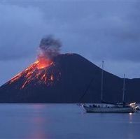 Кракатау 1883. Извержение кракатау. Извержение вулкана кракатау 1883. Кракатау цветок. Где находится вулкан кракатау действующий или потухший.