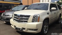 Saat kejadian, Tessa mengemudikan mobil Cadillac Escalade bernopol B 19 SNC berwarna putih. Mobil jenis SUV ini bukan milik Tessa. (Foto: Nugroho Tri Laksono/detikcom)