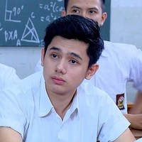 Satu lagi artis ganteng yang sering berperan sebagai anak SMA bernama Rayn Wijaya. Saat ini usianya sudah 22 tahun namun dengan tampang imut Rayn membuatnya terlihat masih cocok menjadi anak SMA. Foto: Instagram