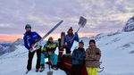 Foto: Serunya Bikin Igloo Sendiri di Swiss