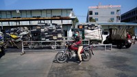 Dilansir dari Australia Plus, mulai 1 Januari 2018, Beijing tidak lagi melakukan daur ulang 24 jenis sampah dari luar negeri, termasuk sampah elektronik. (Foto: Dok. REUTERS/Aly Song)
