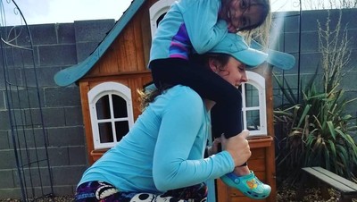 Foto: Para Hot Mommy Olahraga Sambil Jaga Anak