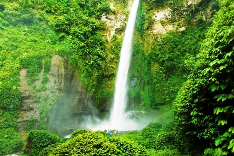 Air terjun pelangi di Malang