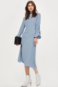 5 Model Dress Kerja yang Bikin Kamu Terlihat Feminin Sekaligus Powerful