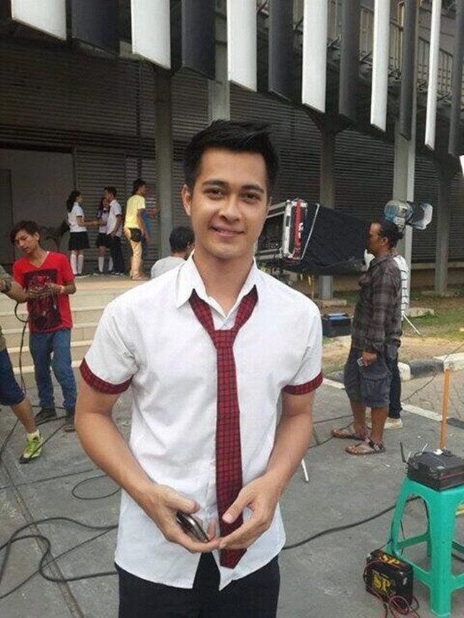 Eza Gionino merupakan seorang pria kelahiran tahun 1990, karena pesonanya ia sering memerankan karakter anak sekolahan.  Foto: Instagram