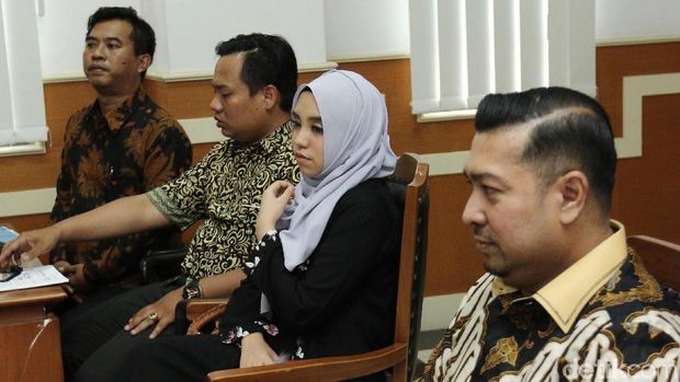 3 Kontroversi Salmafina Sunan, Lepas Hijab hingga Isu Pindah Agama