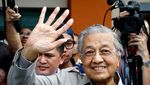 Gaya Selfie Mahathir Mohammad, Calon PM Malaysia Tertua di Dunia