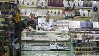 Traveler dapat membelinya di berbagai toko oleh-oleh seperti di Grand Bazaar dan kawasan Taksim (Kurnia/detikTravel)