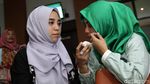 Berhijab Ungu, Salmafina Siap Jadi Janda?