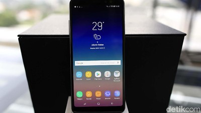 Unboxing Galaxy A8+, Jagoan Terbaru Samsung