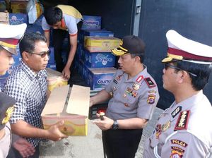 Kapolda Banten Beri Sumbangan Korban Gempa di Lebak