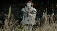 Bill Skarsgard menjadi sorotan usai tampil di film It. (Dok. Warner Bros)