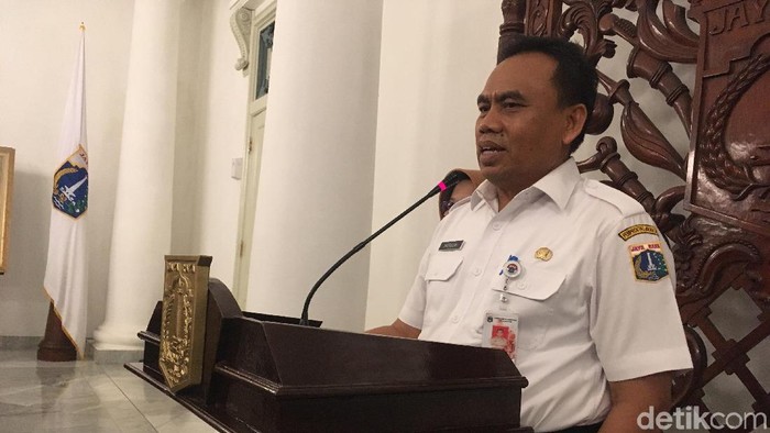 Sekda DKI Saefullah saat menjelaskan soal usul lift rumah dinas Anies (Indra Komara/detikcom)