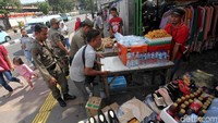 Sebelum penataan konsep baru kawasan Tanah Abang, Pemprov DKI dibawah pimpinan Ahok kala itu sering melakukan penertiban PKL di kawasan Tanah Abang. Lamhot Aritonang/detikcom.