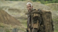 Selanjutnya ada Gustaf Skarsgard yang dikenal lewat penampilannya di serial Vikings. (Dok. Bernard Walsh)