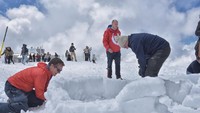 Beragam paket yang disediakan Iglu Dorf, mulai dari paket untuk keluarga, pasangan, dan petualang. (Iglu-Dorf/Facebook)