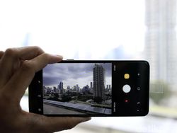 Unboxing Galaxy A8+, Jagoan Terbaru Samsung