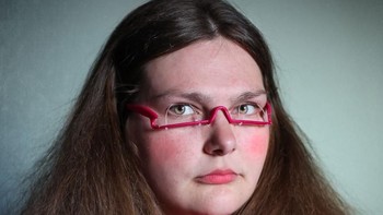 Alat pelatih kelopak mata. (Foto: evijalaivina)