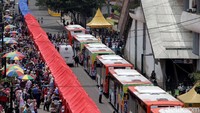 Kini, Pemprov DKI dibawah kepemimpinan Anies Sandi telah menerapkan konsep baru di kawasan Tanah Abang. Salah satunya adalah menempatkan PKL di salah satu ruas jalan depan Stasiun Tanah Abang. Agung Pambudhy/detikcom.