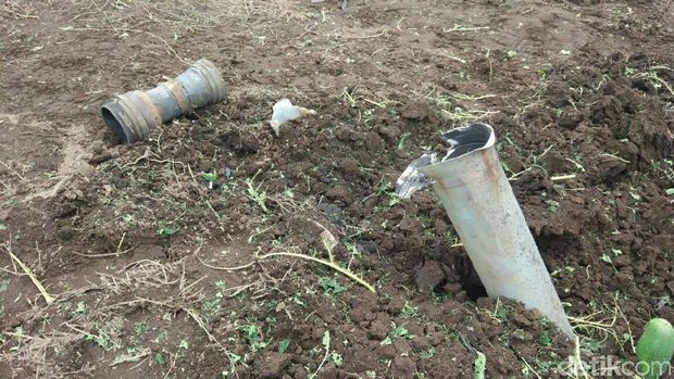 Tidak Ada Korban Saat Roket RH112B Jatuh dan Meledak di Lumajang
