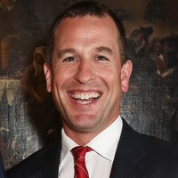 Peter Phillips menjadi cucu paling tua Ratu Elizabeth. Dia adalah putra dari Putri Anne dan Kapten Mark Phillips. Pria yang tidak mendapat gelar pangeran ini menikah dengan Autumn Phillips dan memiliki dua putri, Savannah and Isla Phillips. Foto: Getty Images