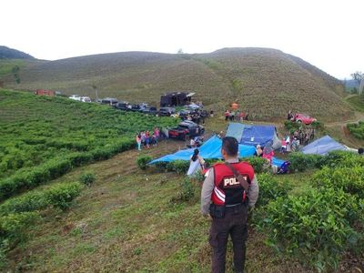 Foto: Gempa Banten, 22 KK Warga Bogor Mengungsi di Pegunungan Halimun