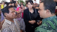 Sama seperti pemimpin DKI Jakarta sebelumnya, Anies juga kerap menerima pengaduan warga di Balaikota. Ia biasanya menemui warga di pagi hari sebelum menjalankan tugasnya. dok. detikcom