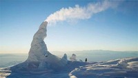 Salah satu gunung yang masuk dalam Cincin Api dimulai dari Gunung Erebus yang terletak di Antartika. Foto: dok. smithsonian mag