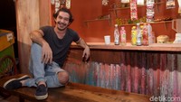 Apalagi jika melihat teaser trailer di instagramnya.