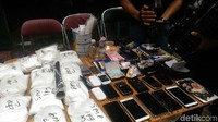 Kampung Ambon sudah beberapa kali digerebek polisi terkait peredaran narkoba.