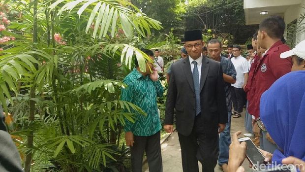 Wapres JK dan Anies Melayat ke Rumah Duka Daoed Joesoef