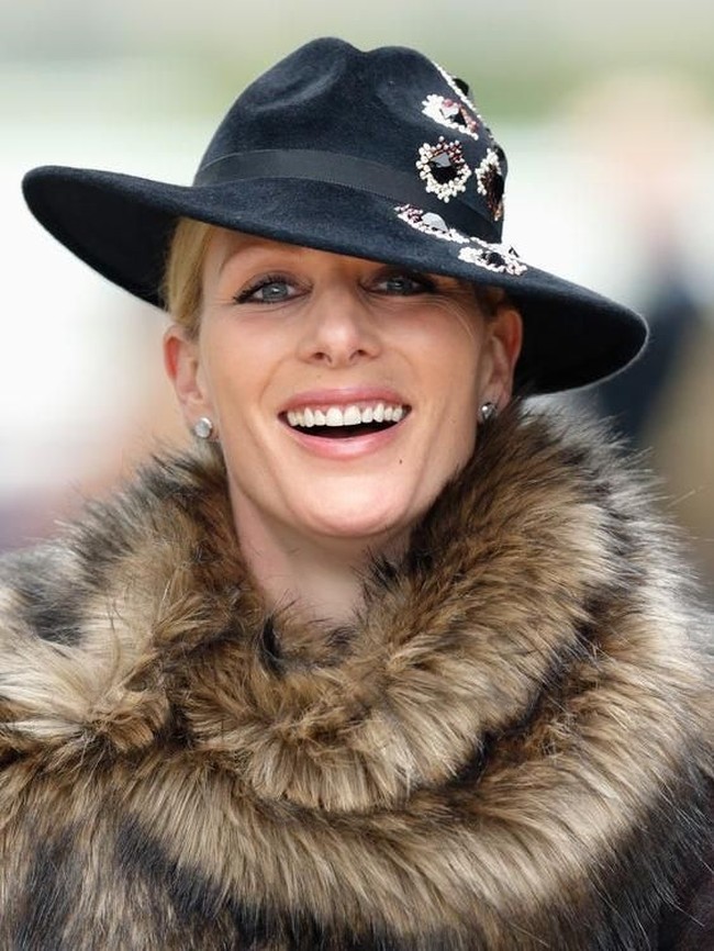 Zara Tindall adalah adik dari Peter Phillips yang juga merupakan putri dari Putri Anne dan Kapten Mark Phillips. Wanita 35 tahun ini juga tidak mendapat gelar putri, hanya ibu mereka saja yang putri. Wanita 36 tahun itu menikah dengan Mike Tindall dan memiliki anak Mia Tindall. Kini Zara tengah mengandung anak kedua.  Foto: Getty Images