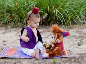 Kisah Penantian di Balik Foto Bocah Berkostum Pangeran Disney
