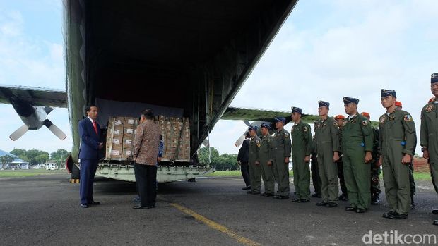  Presiden Jokowi dan Wapres Jusuf Kalla di Lanud Halim Perdanakusuma, Rabu (24/1/2018)