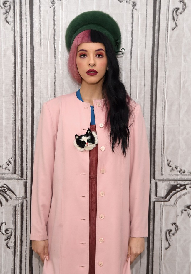 Melanie Martinez memulai debutnya di 2015. Melanie membawa persona gadis playful dan imut.Foto: Jamie McCarthy/Getty Images