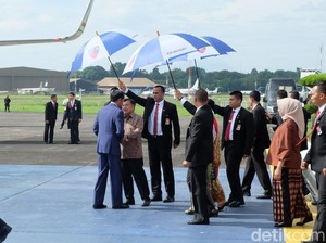 Wapres JK dan Anies Lepas Jokowi Terbang ke Sri Lanka 