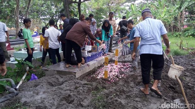 Wafat Usia 101 Tahun, Pengawal Bung Karno Ini Dimakamkan di Sragen