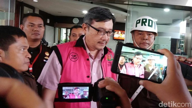 Kejagung Tahan Direktur PT TAB Terkait Korupsi Pemberian Kredit Kejagung Tahan Direktur PT TAB Terkait Korupsi Pemberian Kredit