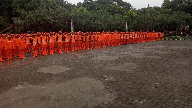  Sandiaga berpesan agar petugas PPSU tetap semangat melaksanakan tugasnya.