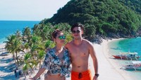 Bersama pacarnya, Jose Sarasola yang berprofesi sebagai chef, Miyabi sering liburan di Filipina. Ini saat mereka berdua berfoto di Cabagao Island (Instagram/Maria Ozawa)