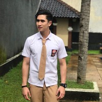 Meski usianya telah beranjak 20 tahun Verrell Bramasta masih pantas berperan sebagai anak SMA di sinetron Anak Sekolahan. Foto: Instagram