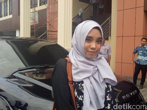 Curahan Hati Salmafina Sunan Tentang Stigma Janda