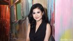 Pesona Delia Husein, Lawan Main Reza Rahadian di Benyamin: Biang Kerok