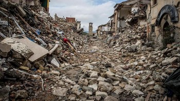 Sekitar 81% dari gempa bumi yang berdampak paling buruk terjadi dalam kawasan cincin api. (Foto: National Geographic)