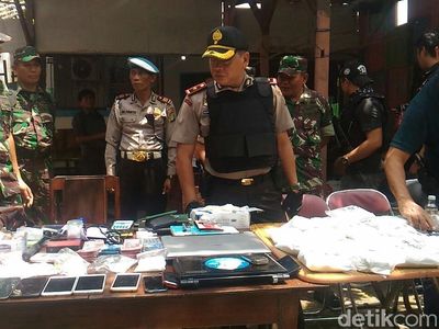 Bahan Sabu 18 Kg hingga Senpi Disita dari Penggerebekan Kampung Narkoba