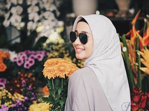4 Jenis Bahan Jilbab Laudya C. Bella yang Bikin Hijabers Penasaran
